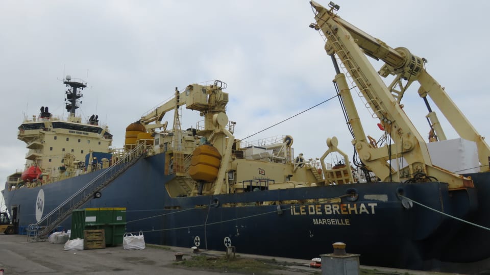 The cable laying vessel, the Ile de Brehat, at the dockside in Calais (credit: ASN)